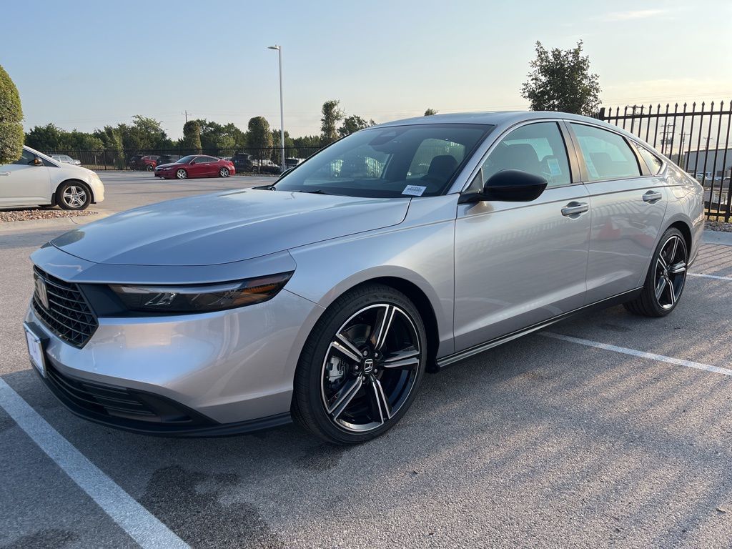 2025 Honda Accord Hybrid Sport's photo