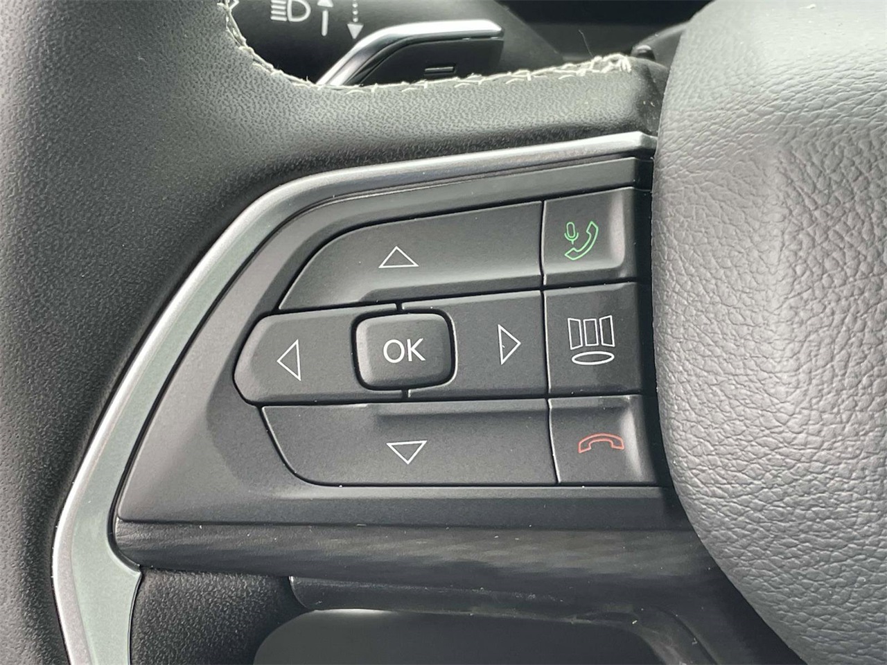 2025 Jeep Grand Cherokee Altitude X photo 12