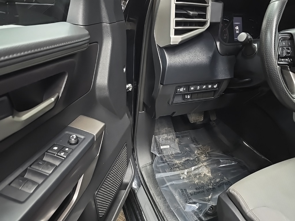 2022 Toyota Tundra SR5 photo 26