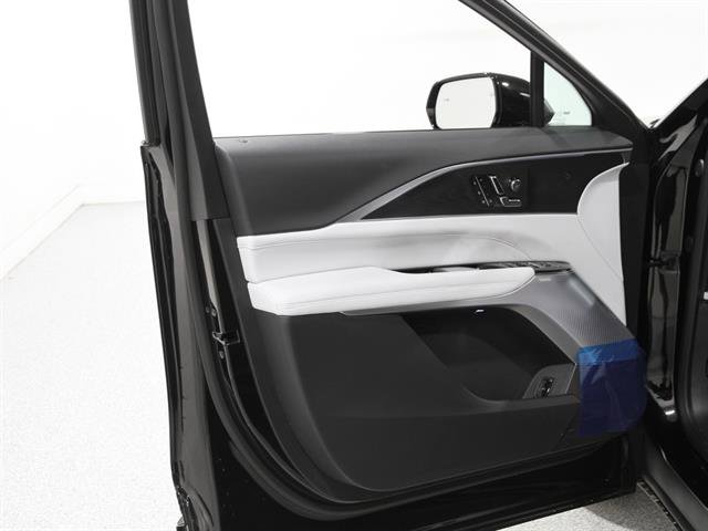 2026 Cadillac Lyriq Sport photo 4