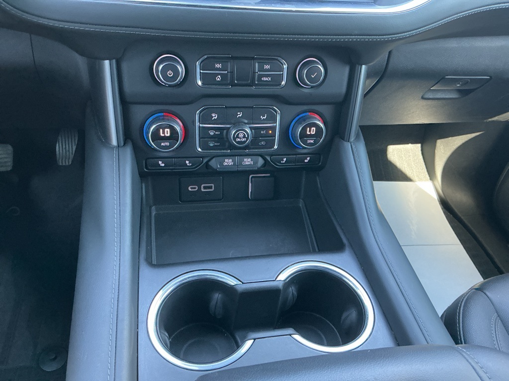 2022 Chevrolet Tahoe Z71 photo 2