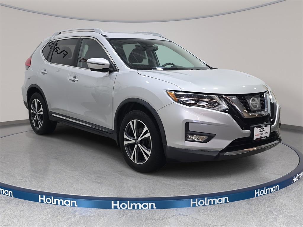 2017 Nissan Rogue SL photo 2
