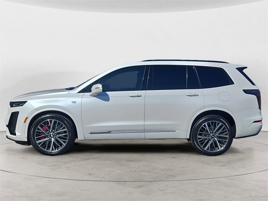 2024 Cadillac XT6 Sport photo 2