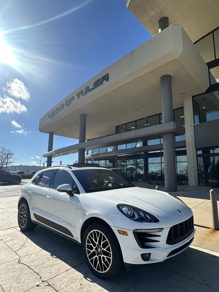 2017 Porsche Macan S photo 2