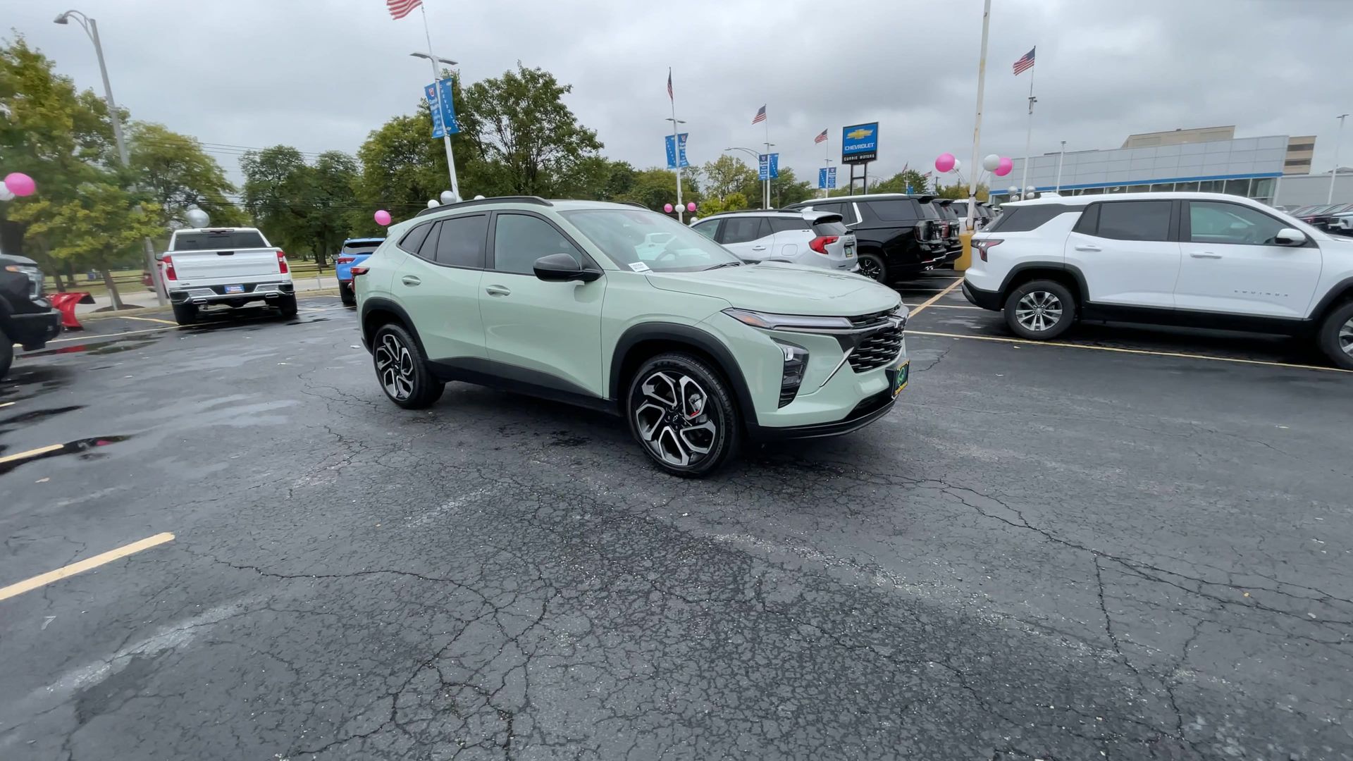 2024 Chevrolet Trax photo 2