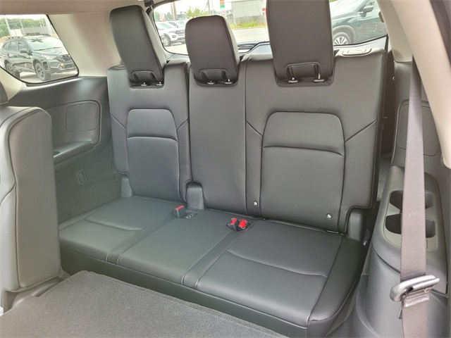 2025 Nissan Pathfinder SL photo 11
