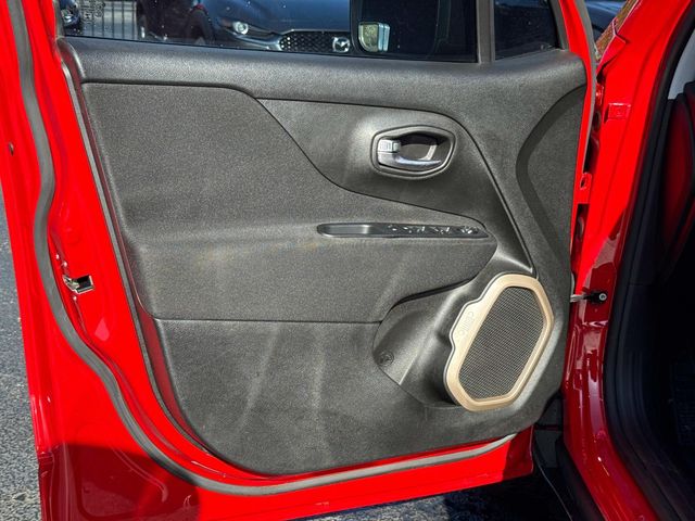 2016 Jeep Renegade Sport photo 18