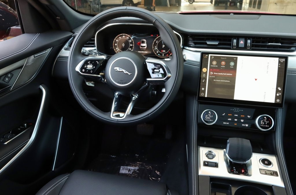 2026 JAGUAR PACE P250 - Image 15