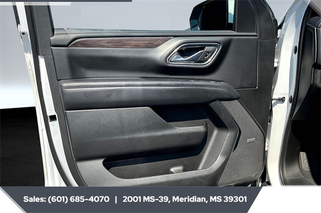 2023 Chevrolet Suburban LT photo 17