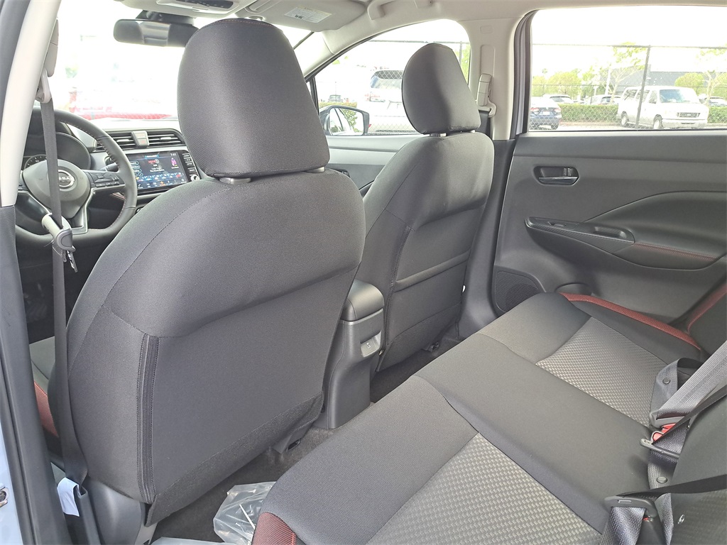 2025 Nissan Versa 1.6 SR photo 11
