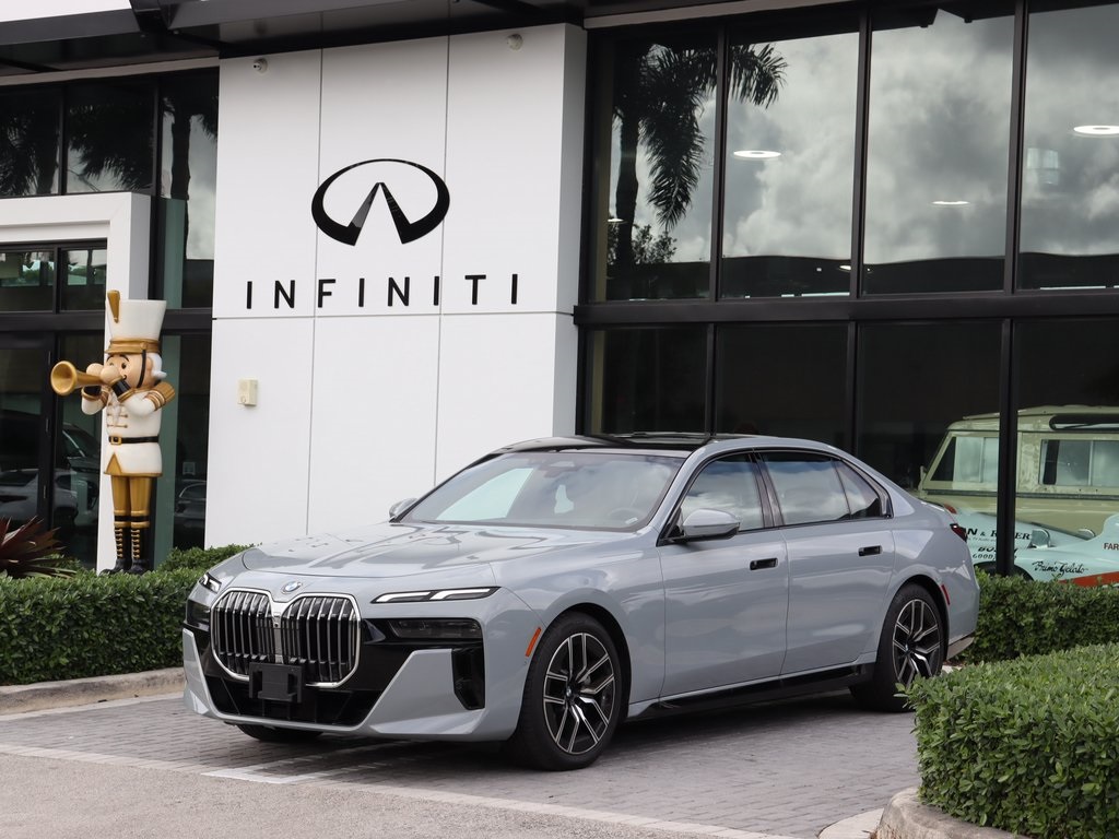 2025 BMW 7 Series 740i's photo