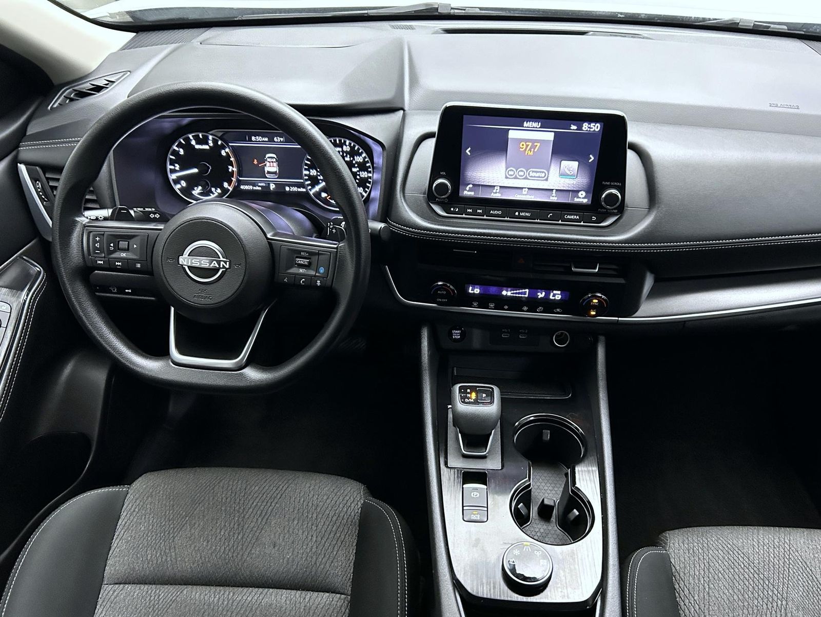 2024 Nissan Rogue SV photo 12