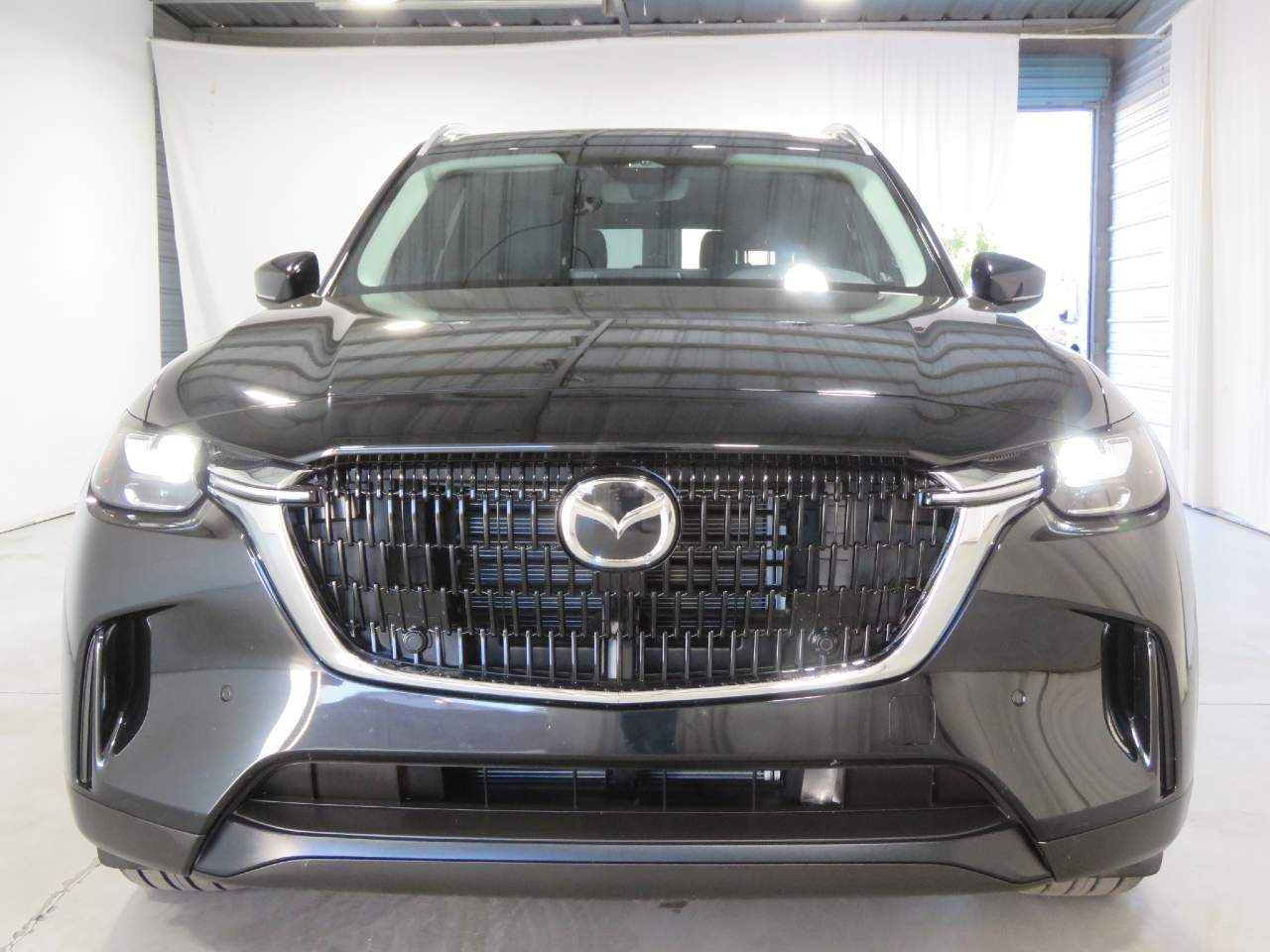 2025 Mazda CX-90 Plug-in Hybrid Preferred photo 2