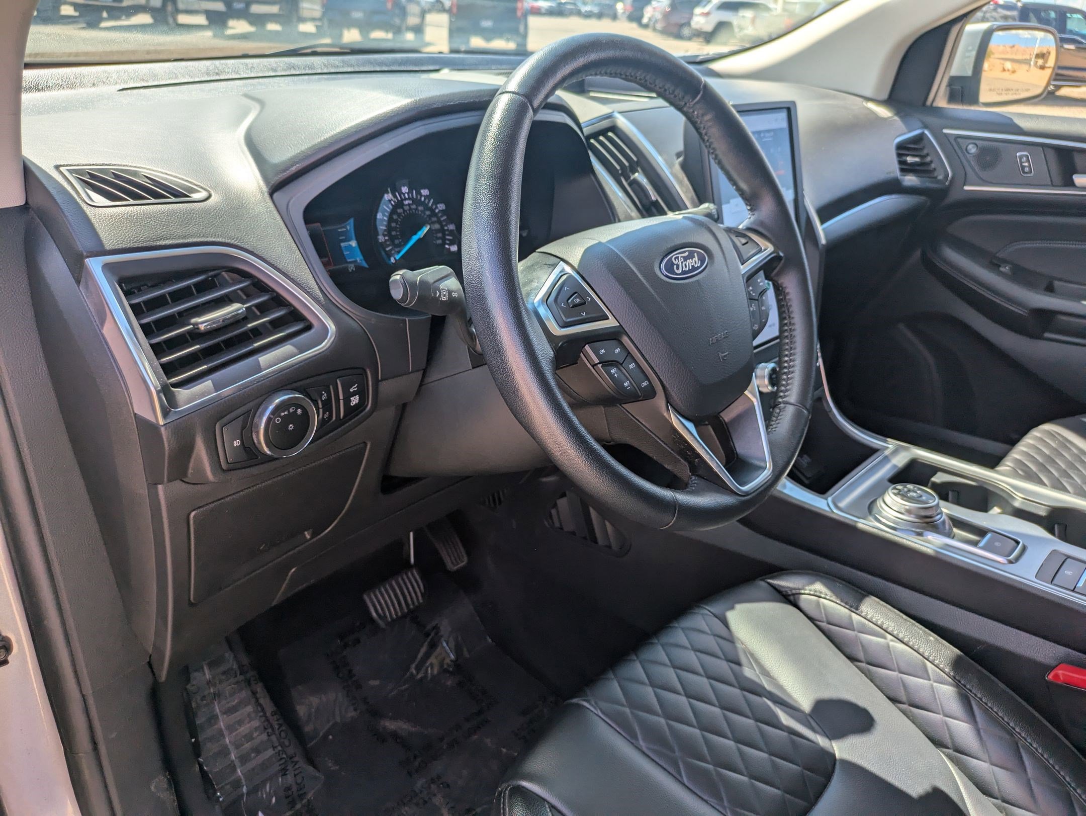 2024 Ford Edge Titanium photo 13