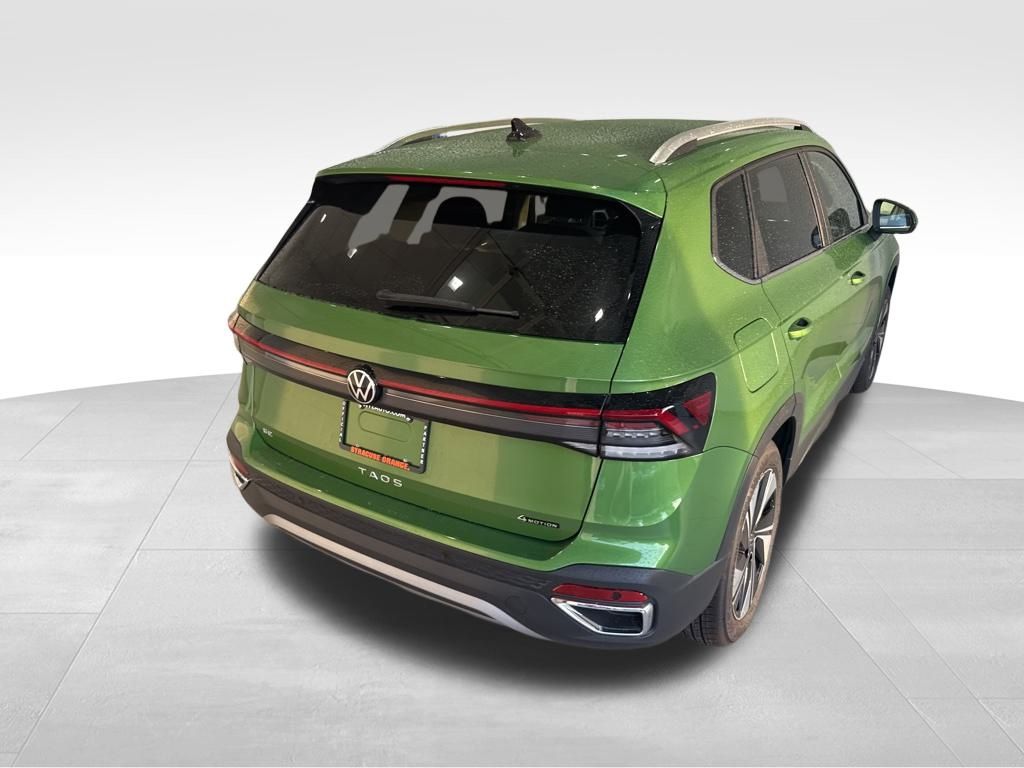 2025 Volkswagen Taos SE photo 5
