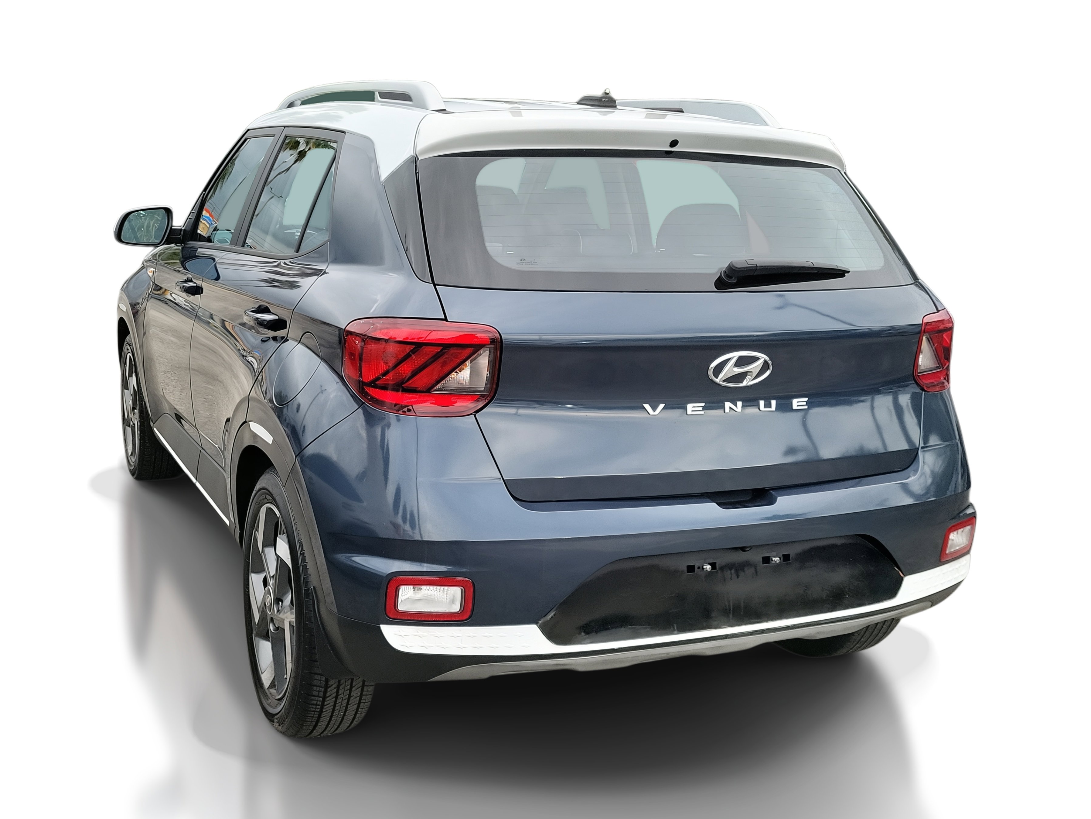 2023 Hyundai Venue Limited photo 2