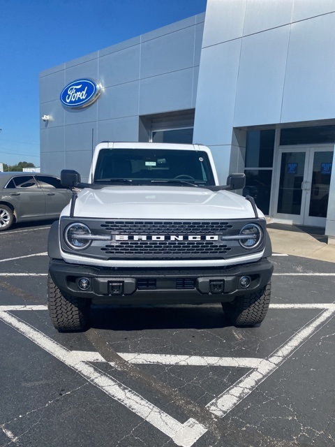 2025 Ford Bronco Badlands photo 2