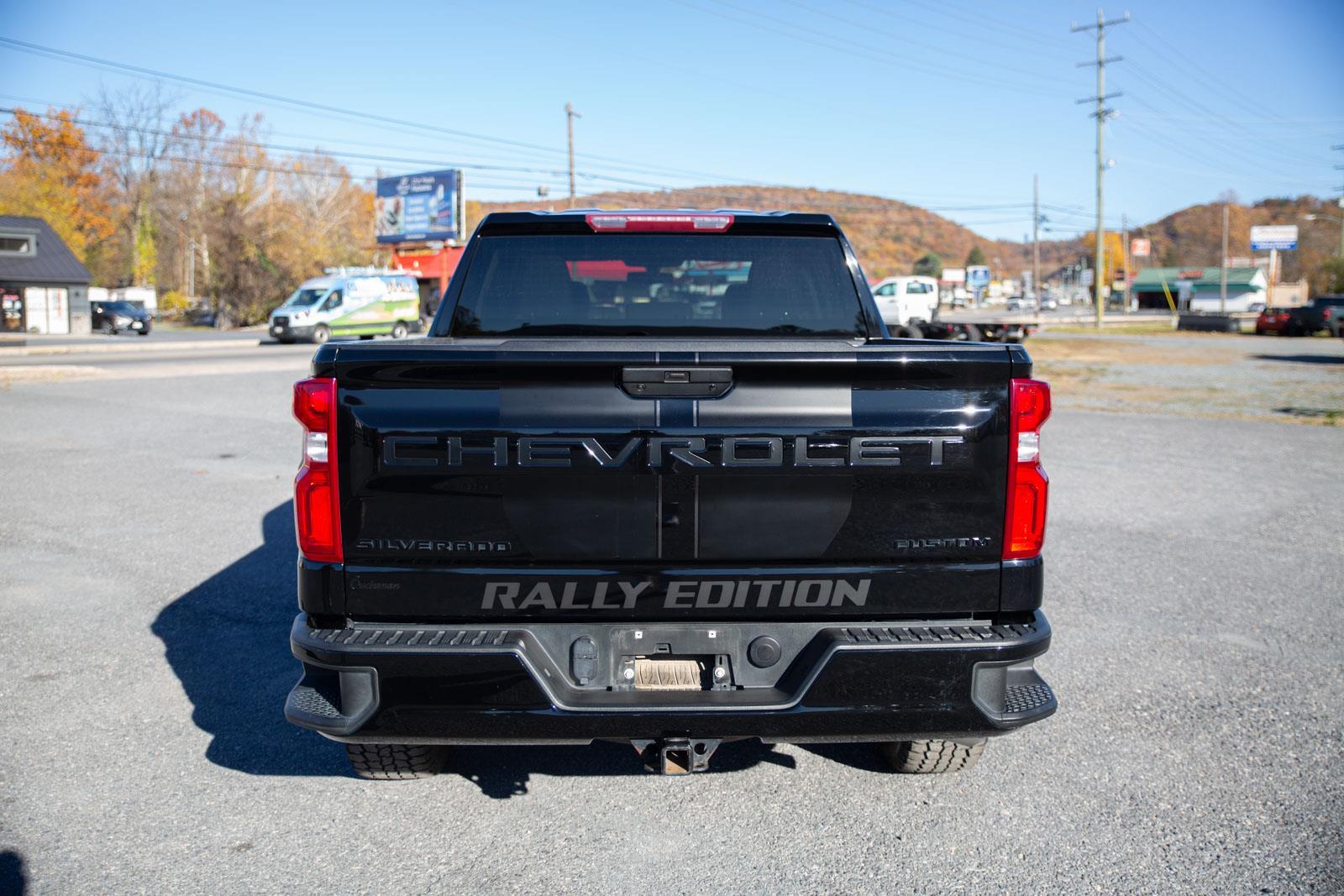 2022 Chevrolet Silverado 1500 Custom photo 3