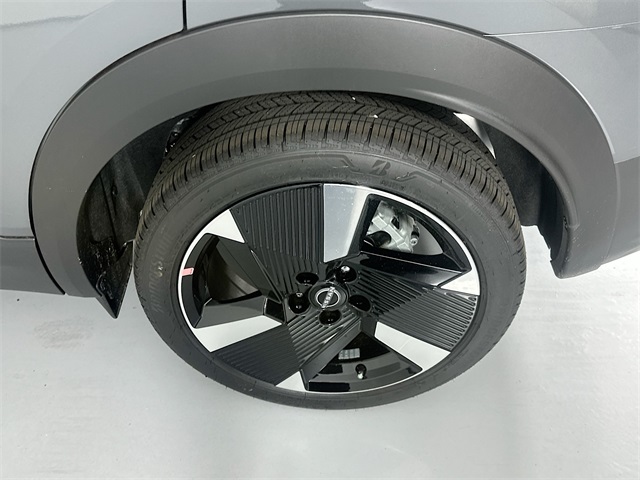 2025 Nissan Kicks SR photo 29