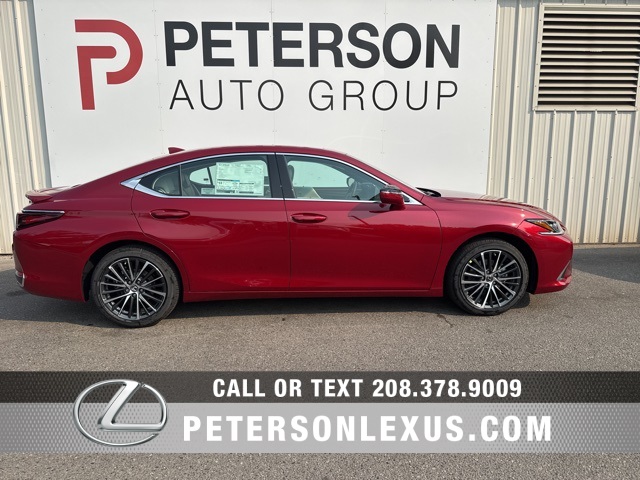 2025 Lexus ES 300h photo 3
