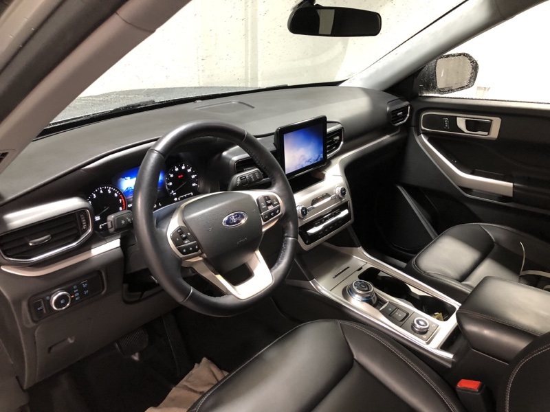 2023 Ford Explorer XLT photo 17
