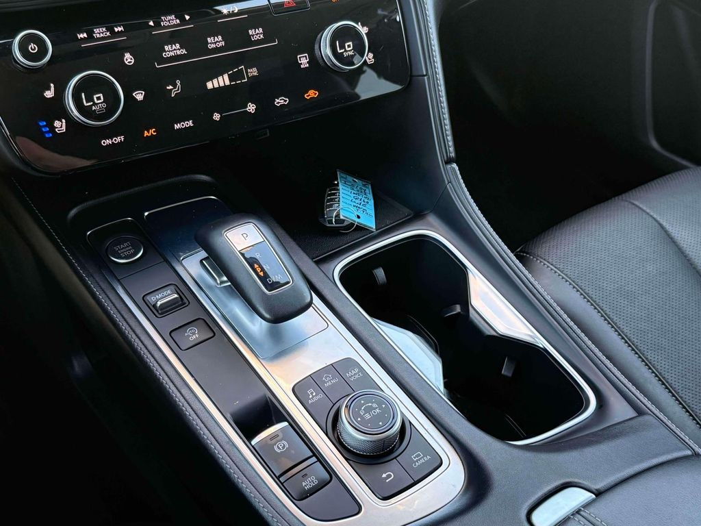 2022 Infiniti QX60 Luxe photo 17