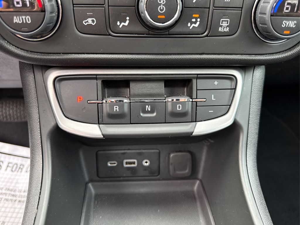 2023 Gmc Terrain SLE photo 34