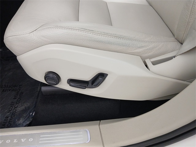 2024 Volvo XC90 Plus photo 14