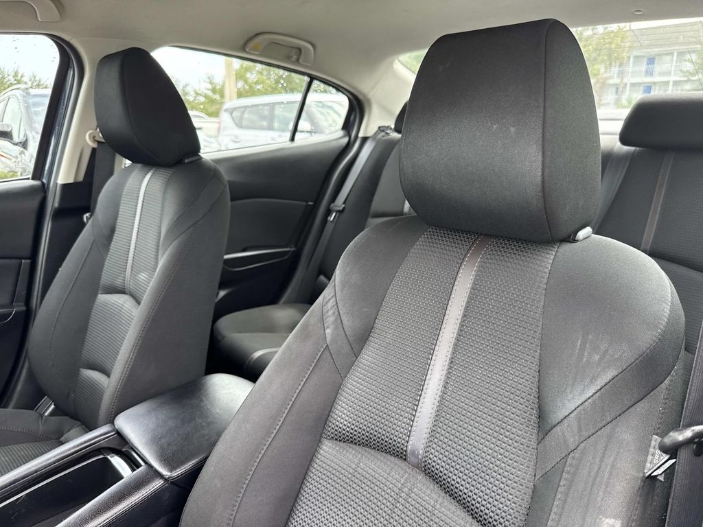 2018 Mazda Mazda3 Sport photo 21