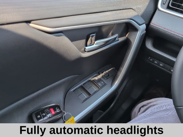 2025 Toyota RAV4 Prime SE photo 6