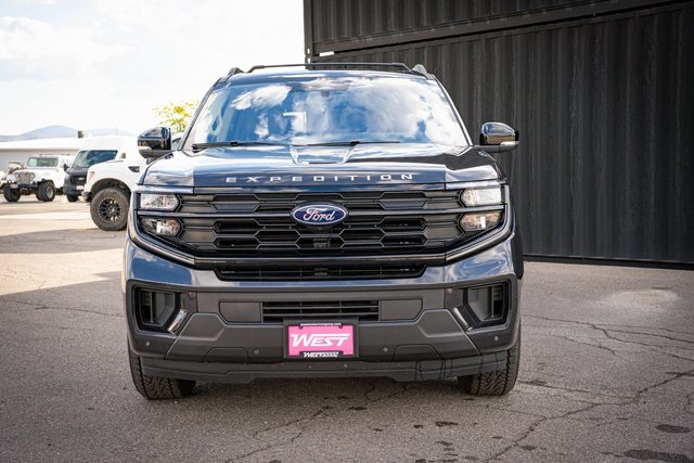 2025 Ford Expedition MAX photo 3