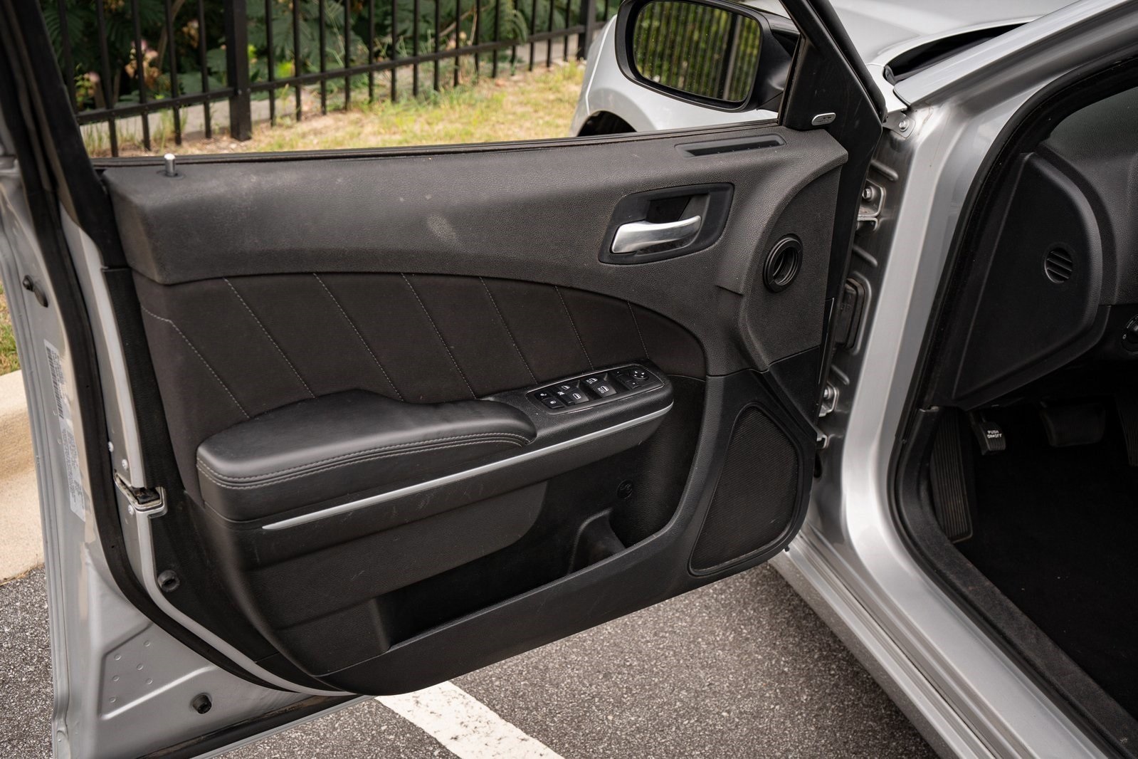 2023 Dodge Charger SXT photo 13