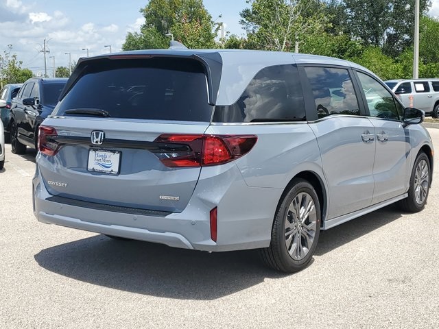 2026 Honda Odyssey Touring photo 4