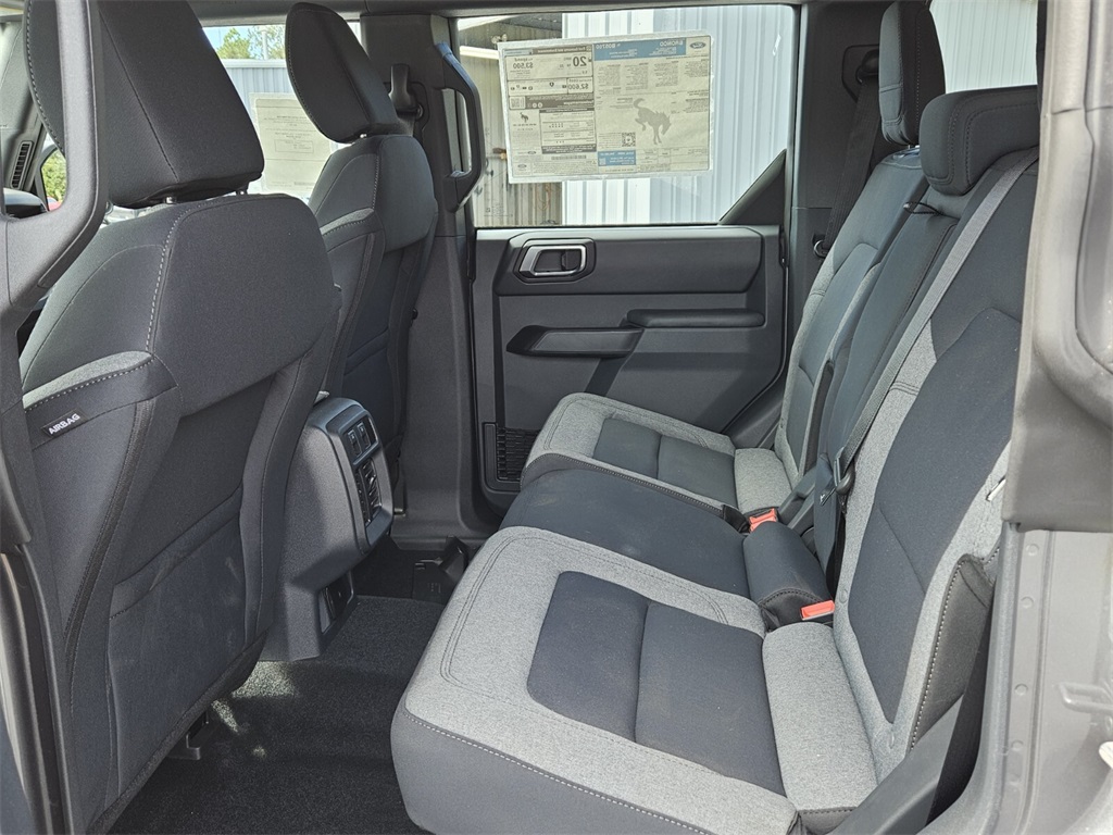 2025 Ford Bronco Base photo 6