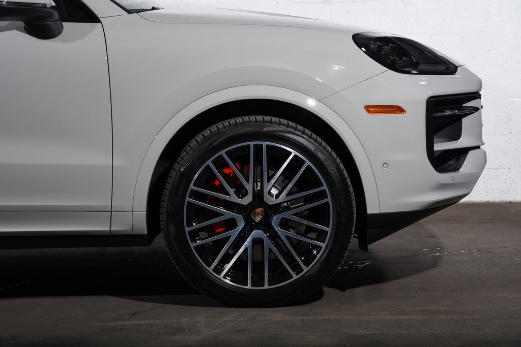 2026 Porsche Cayenne S photo 13