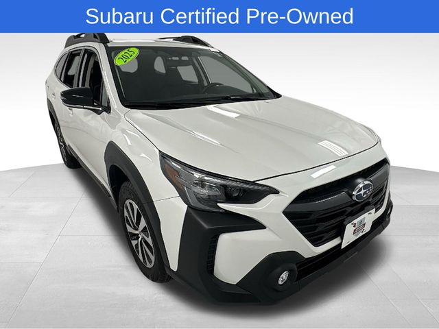 2025 Subaru Outback Premium's photo