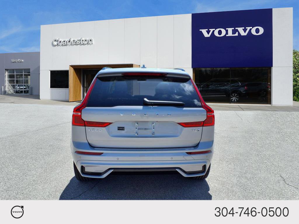 2025 Volvo XC60 Hybrid Plus photo 3