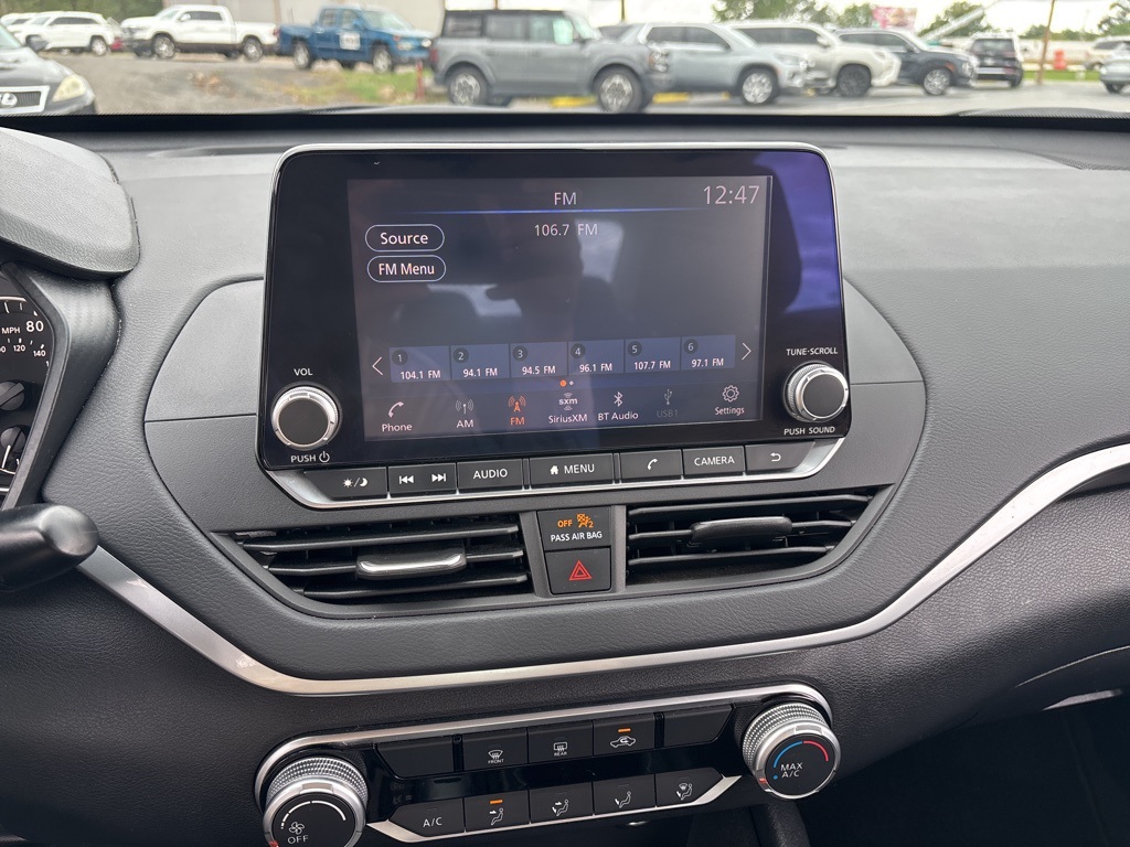 2022 Nissan Altima 2.5 SV photo 9