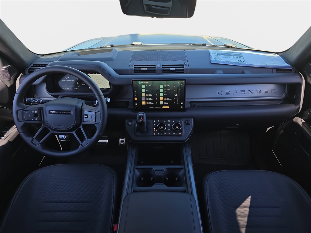 2025 Land Rover Defender 110 V8 photo 9