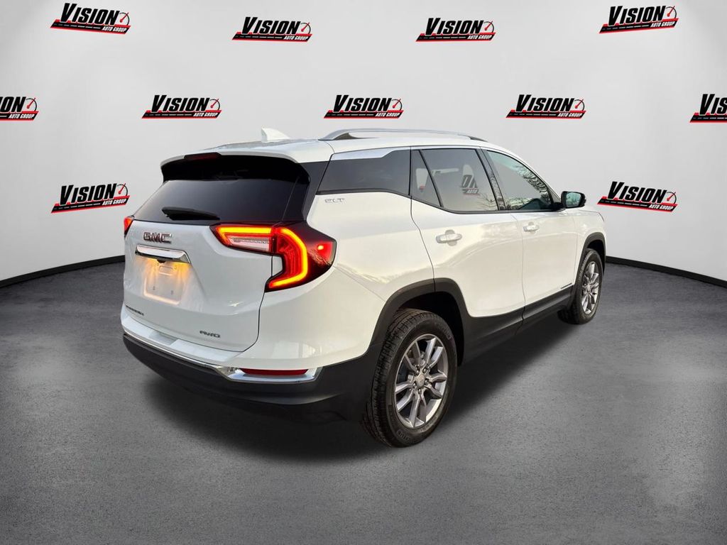 2023 Gmc Terrain SLT photo 2
