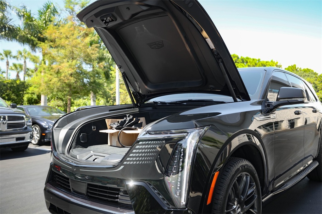 2025 Cadillac Escalade IQ Sport photo 16
