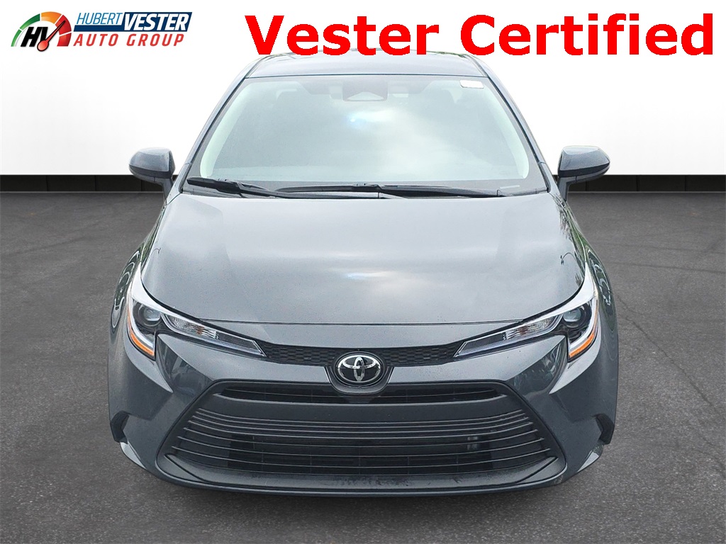 2025 Toyota Corolla LE photo 3