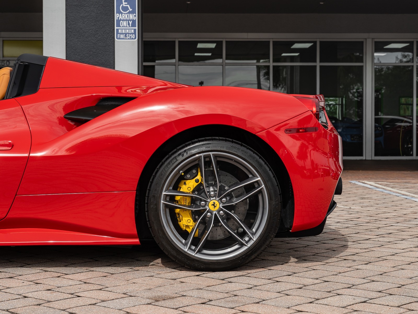 2019 Ferrari 488 Spider photo 10