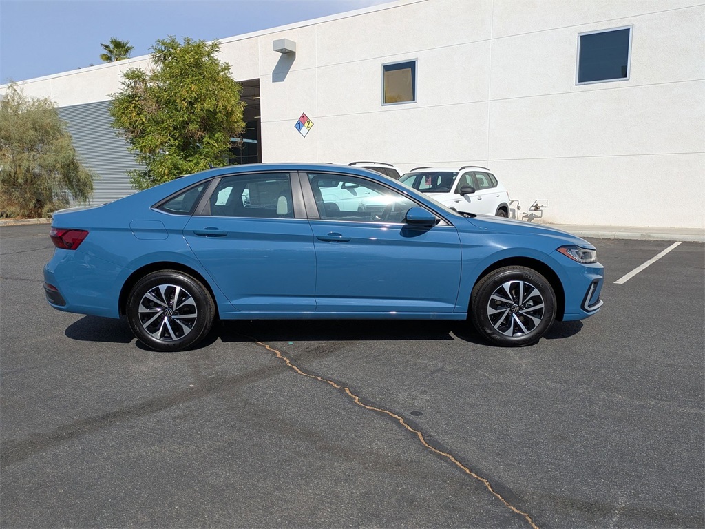 2025 Volkswagen Jetta 1.5T S photo 2