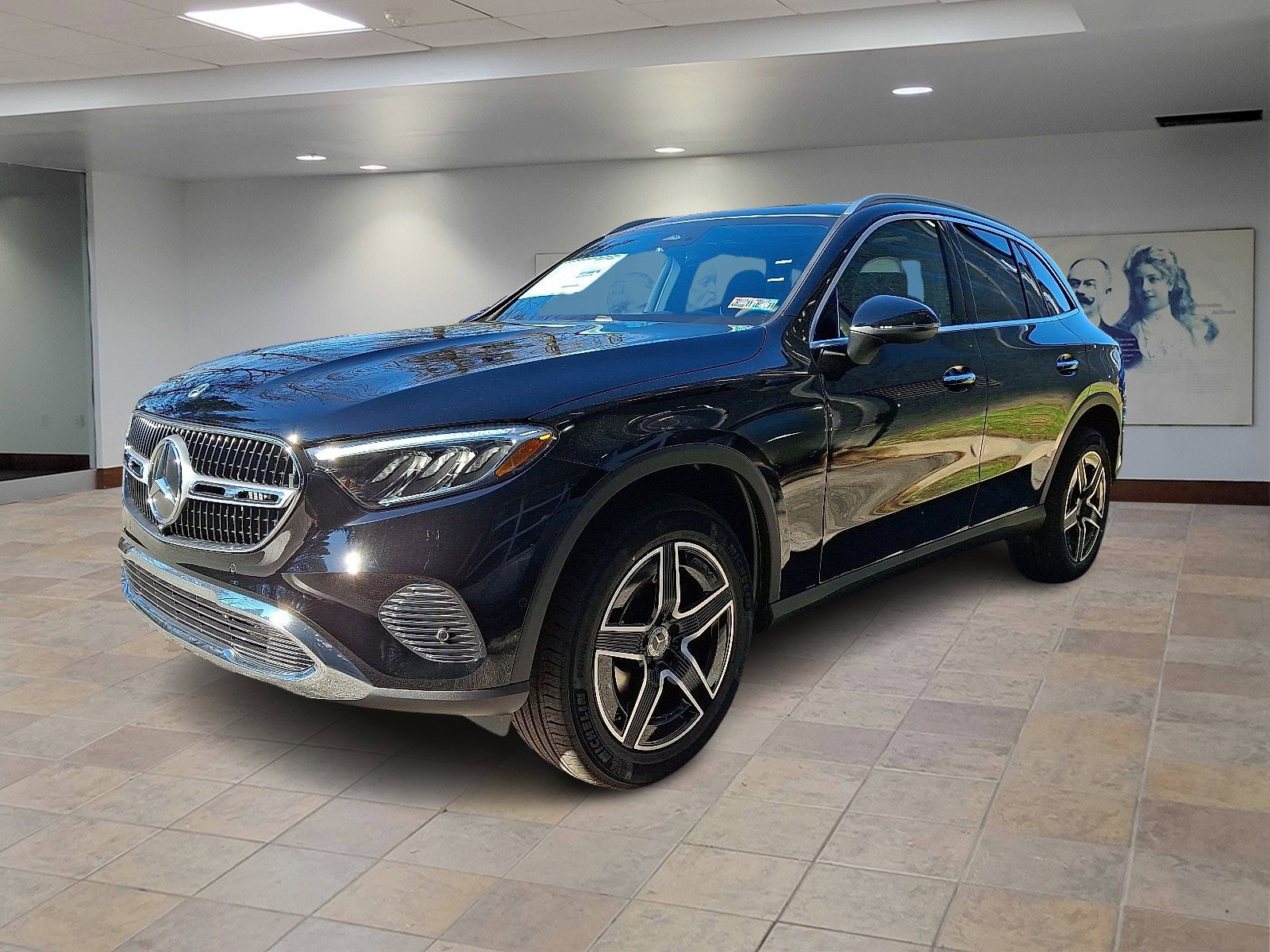 2026 Mercedes Benz GLC 300 4MATIC photo 3