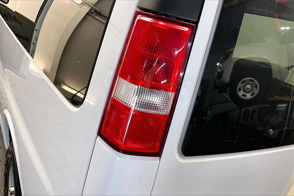 2020 Chevrolet Express 2500 LT photo 24
