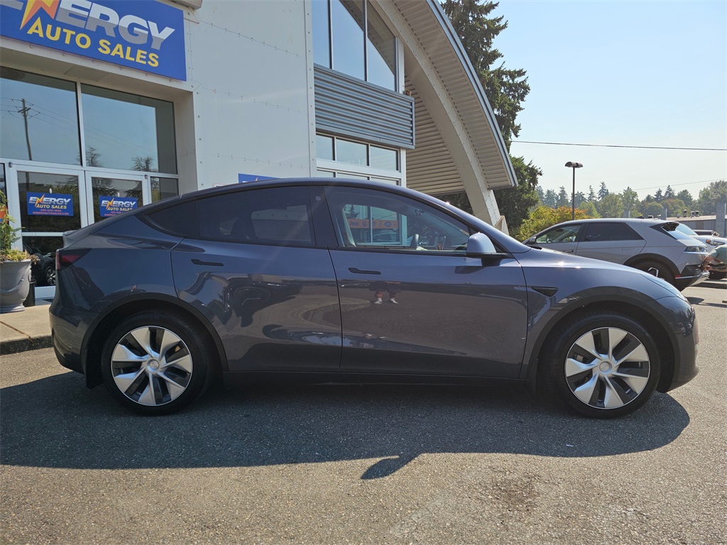 2023 Tesla Model Y Long Range photo 9