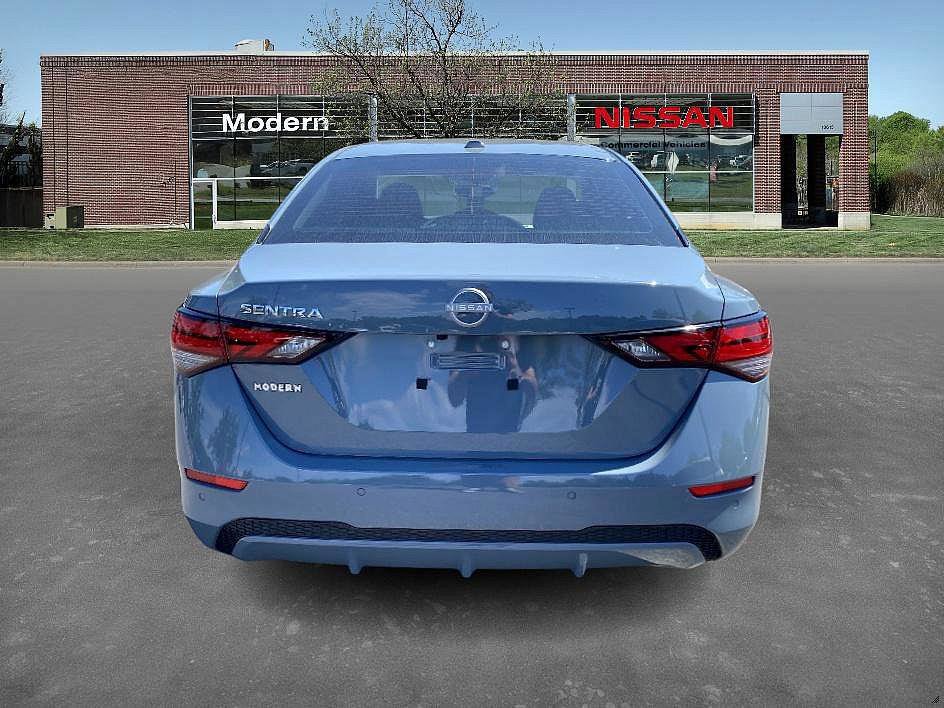 2025 Nissan Sentra SV photo 3