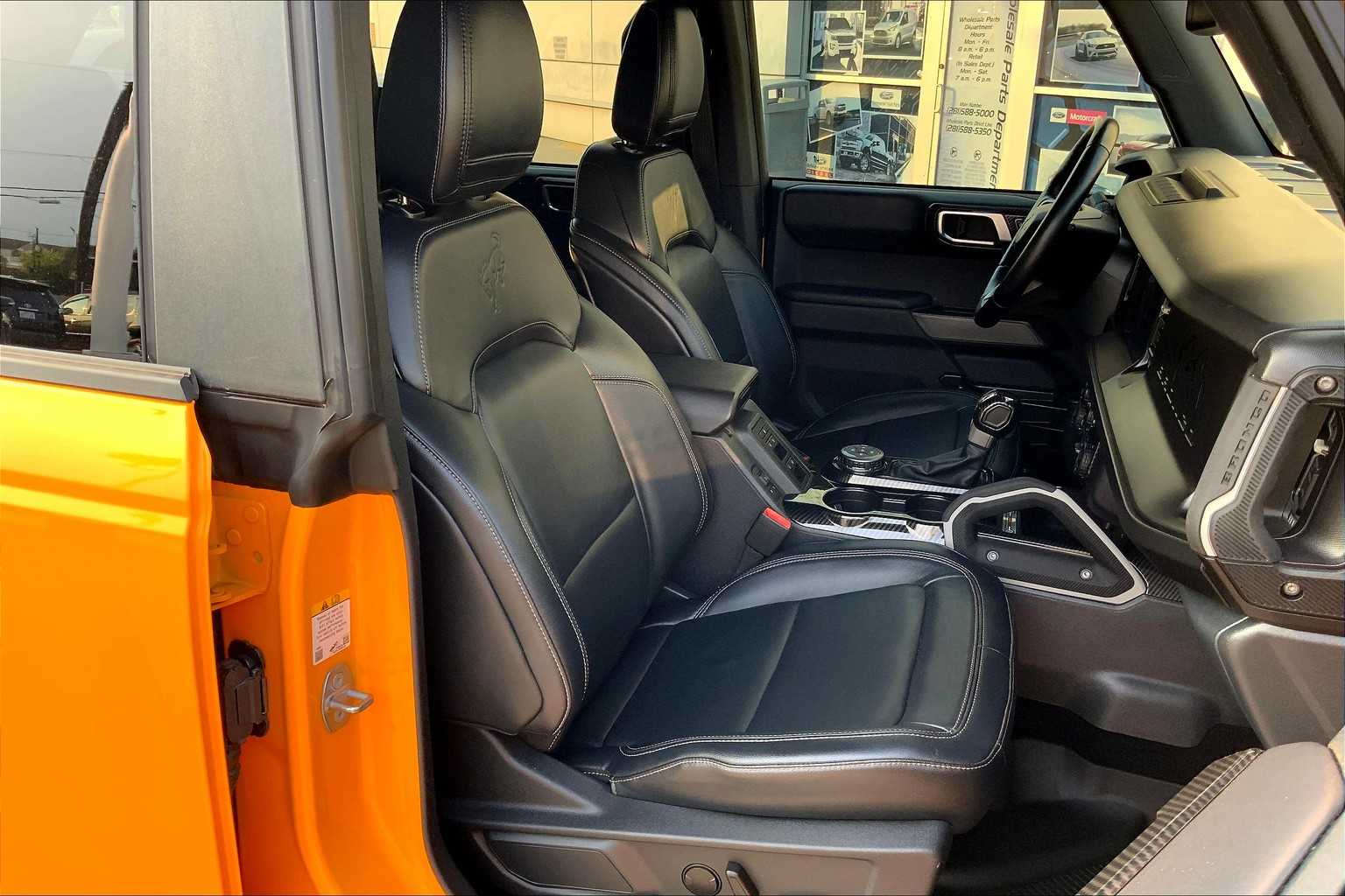 2021 Ford Bronco First Edition photo 16