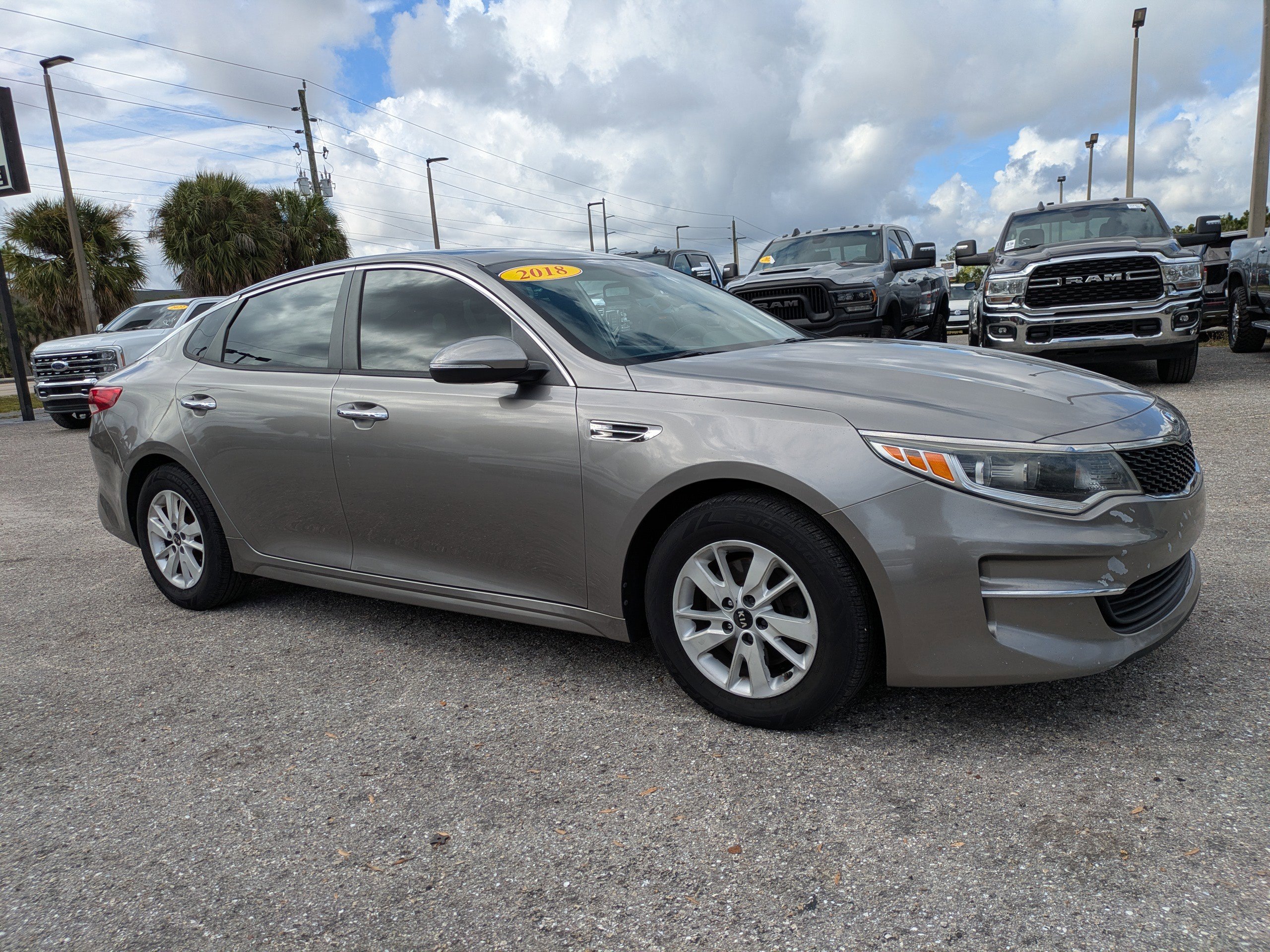 2018 Kia Optima LX photo 2